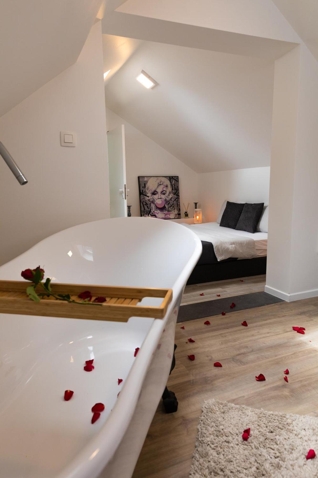 Wellness Loft Huy Apartamento Exterior foto